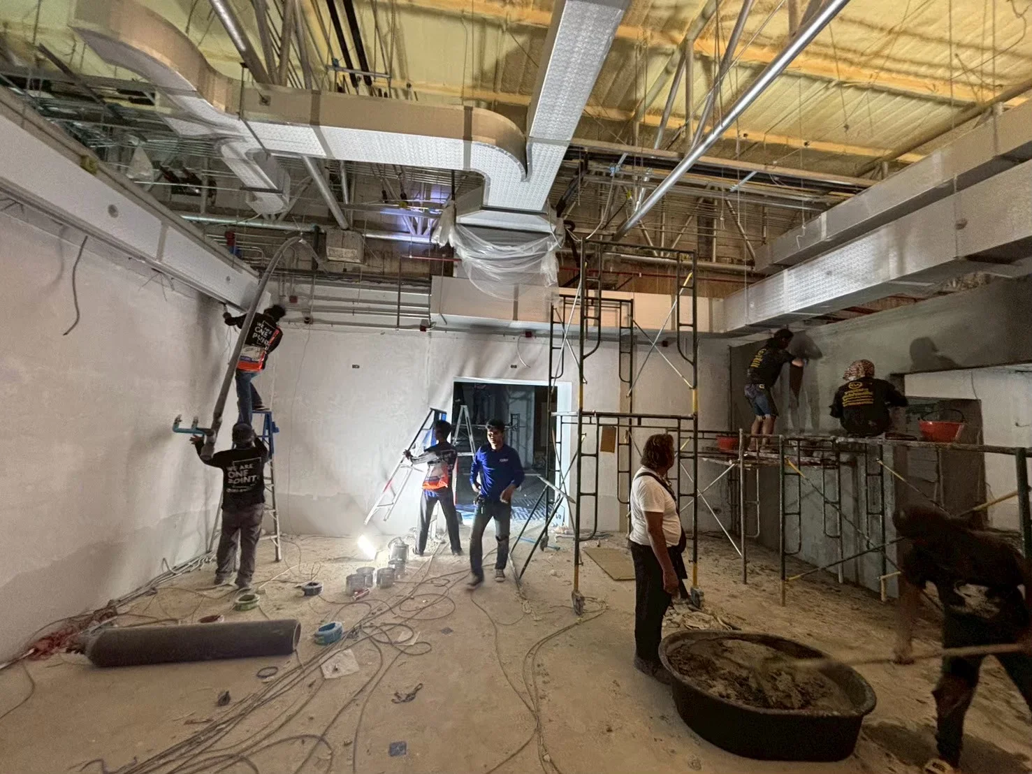 Installing an electric system for patient ward at Ban dung crown principle hospital